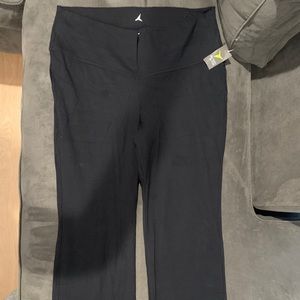 Black yoga pant. Maternity